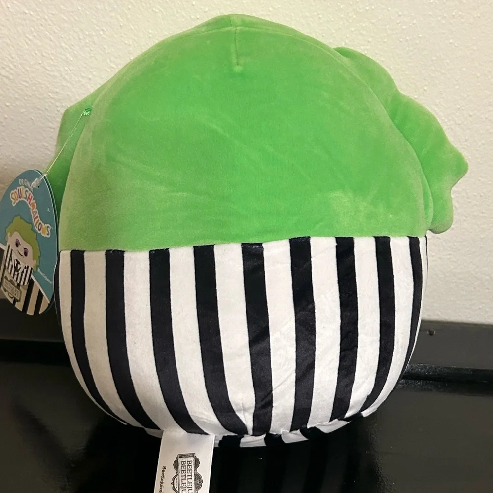 Jazwares beetle juice